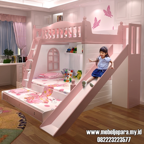 Tempat Tidur Tingkat Perosotan Anak Perempuan